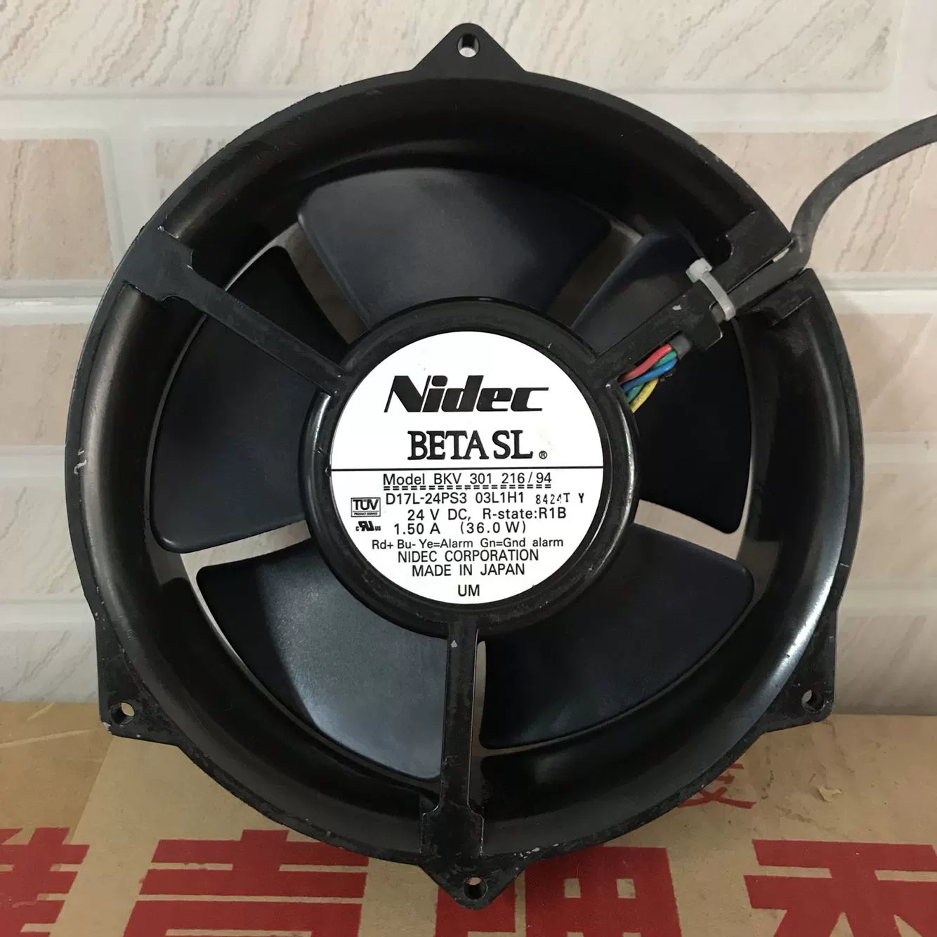 D17L-24PS3 94 NIDEC BKV301216/77 fan