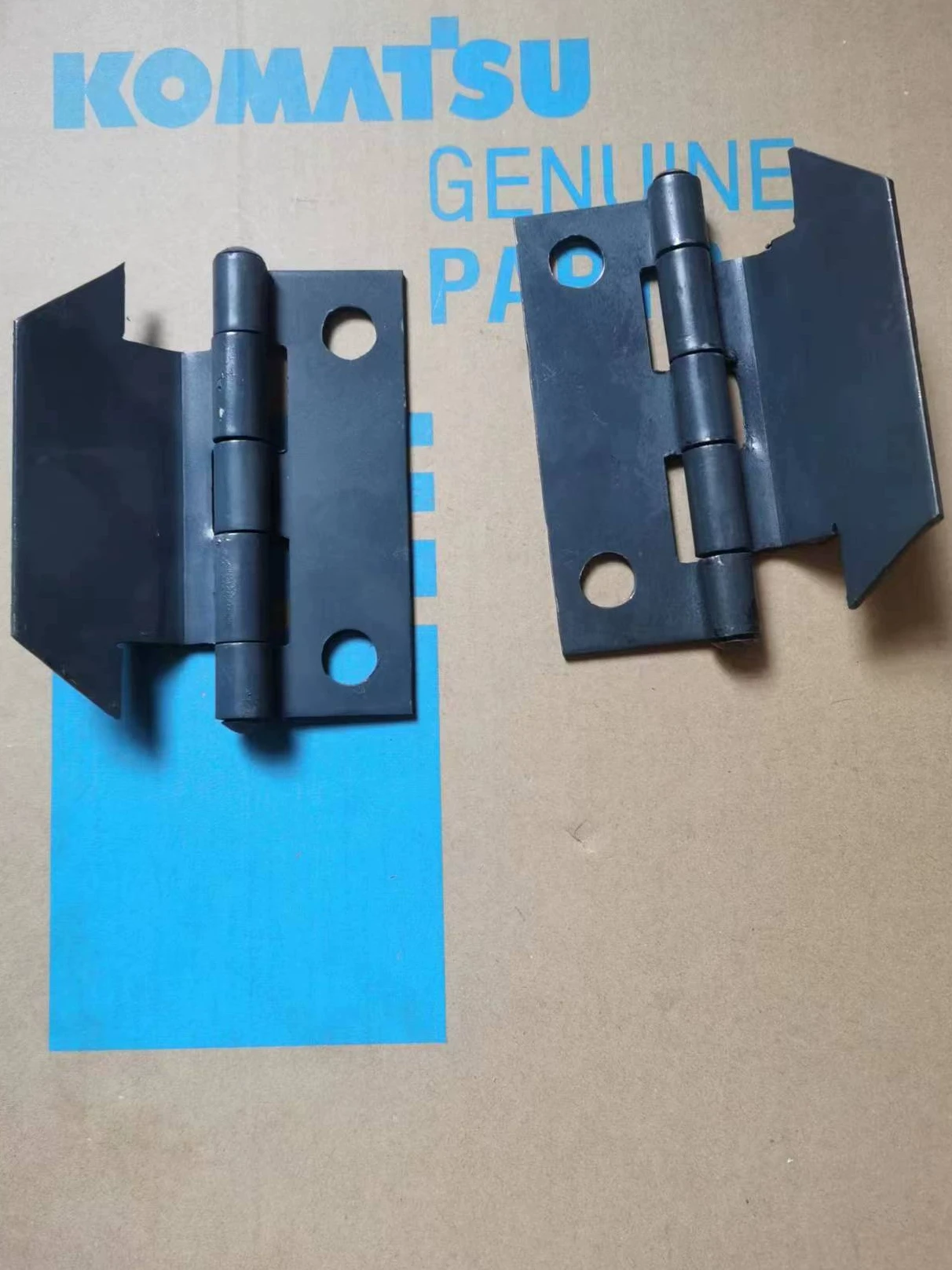 Komatsu excavator PC200/220/300/360-7-8 engine hood hinge