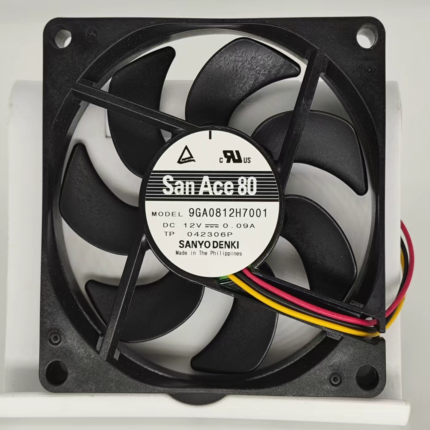 9GA0812H7001 8015 12V 0.09A Sanyo 8CM 3-wire cooling fan