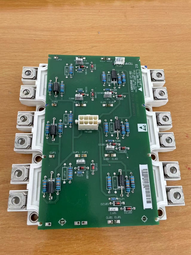 Danfoss frequency converter 130B6080 DT 02 130B6881 DP450D DP3001200 Danfoss frequency converter 130B6080 DT 02 130B6881 DP450D DP3001200