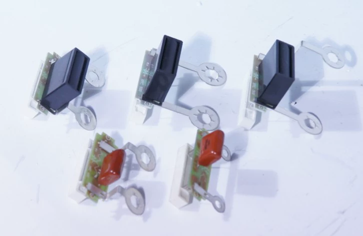 RC resistor-capacitor absorption circuit