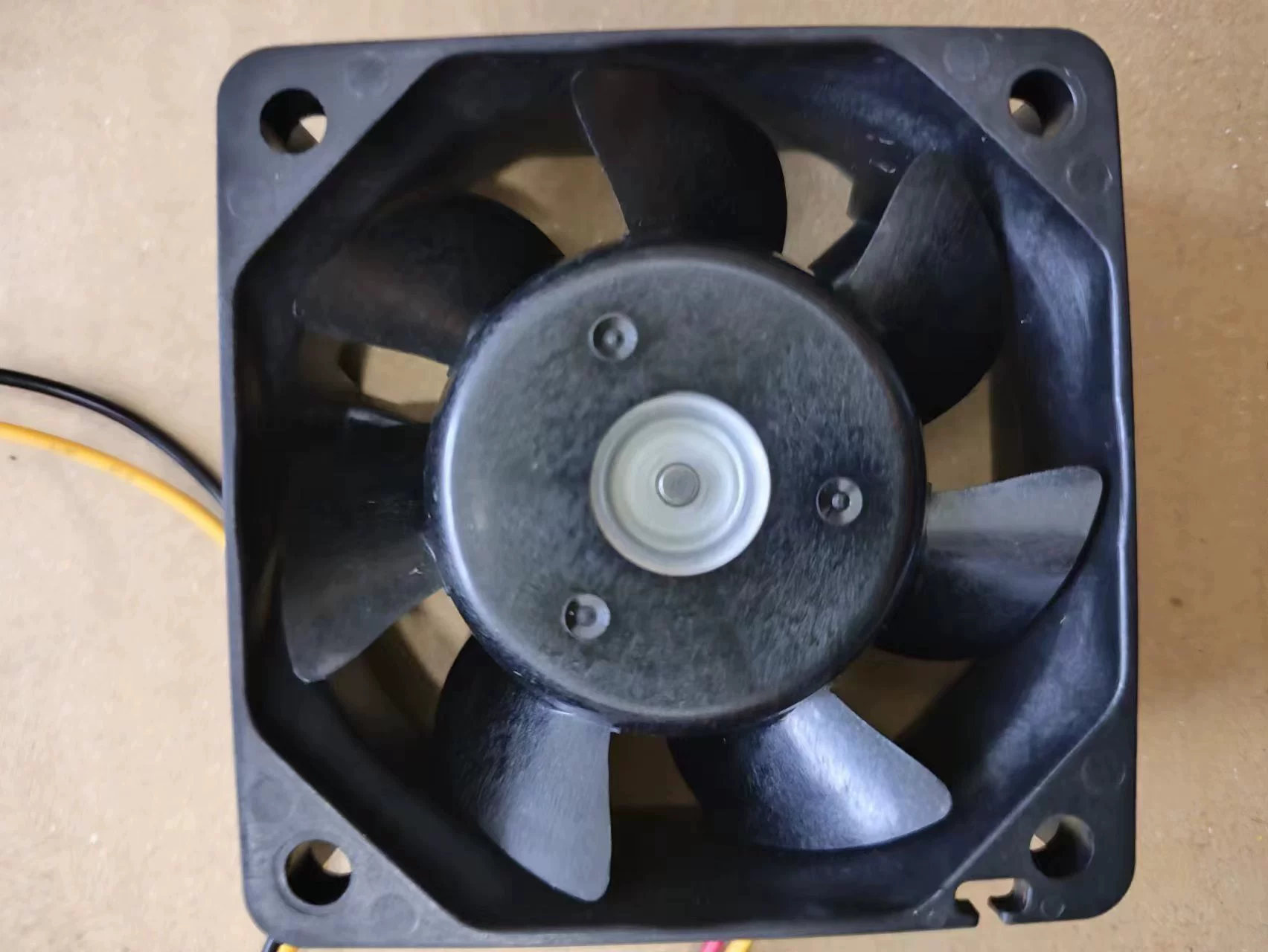 109R0624D4D01 Sanyo Denki DC Brushless Axial Fan 109R0624D4D01 Sanyo Denki DC Brushless Axial Fan