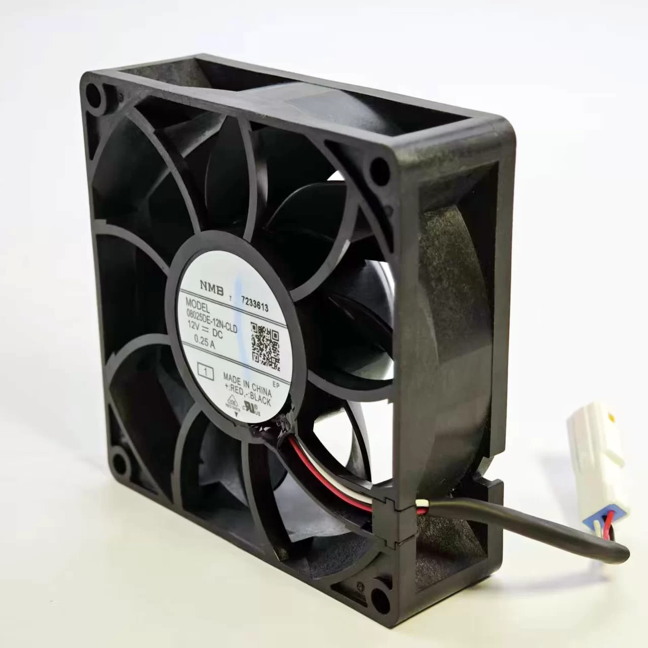 08025DE-12N-CLD NMB 0.25A 12V 3-wire axial fan 08025DE-12N-CLD NMB 0.25A 12V 3-wire axial fan