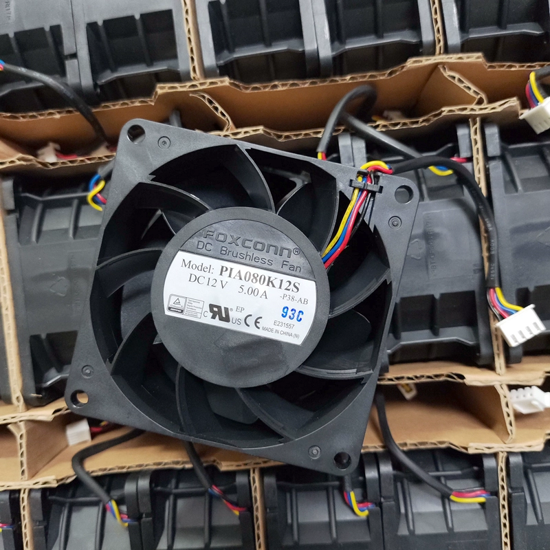 Foxconn PIA080K12S 12V 5A 4-wire axial fan Foxconn PIA080K12S 12V 5A 4-wire axial fan